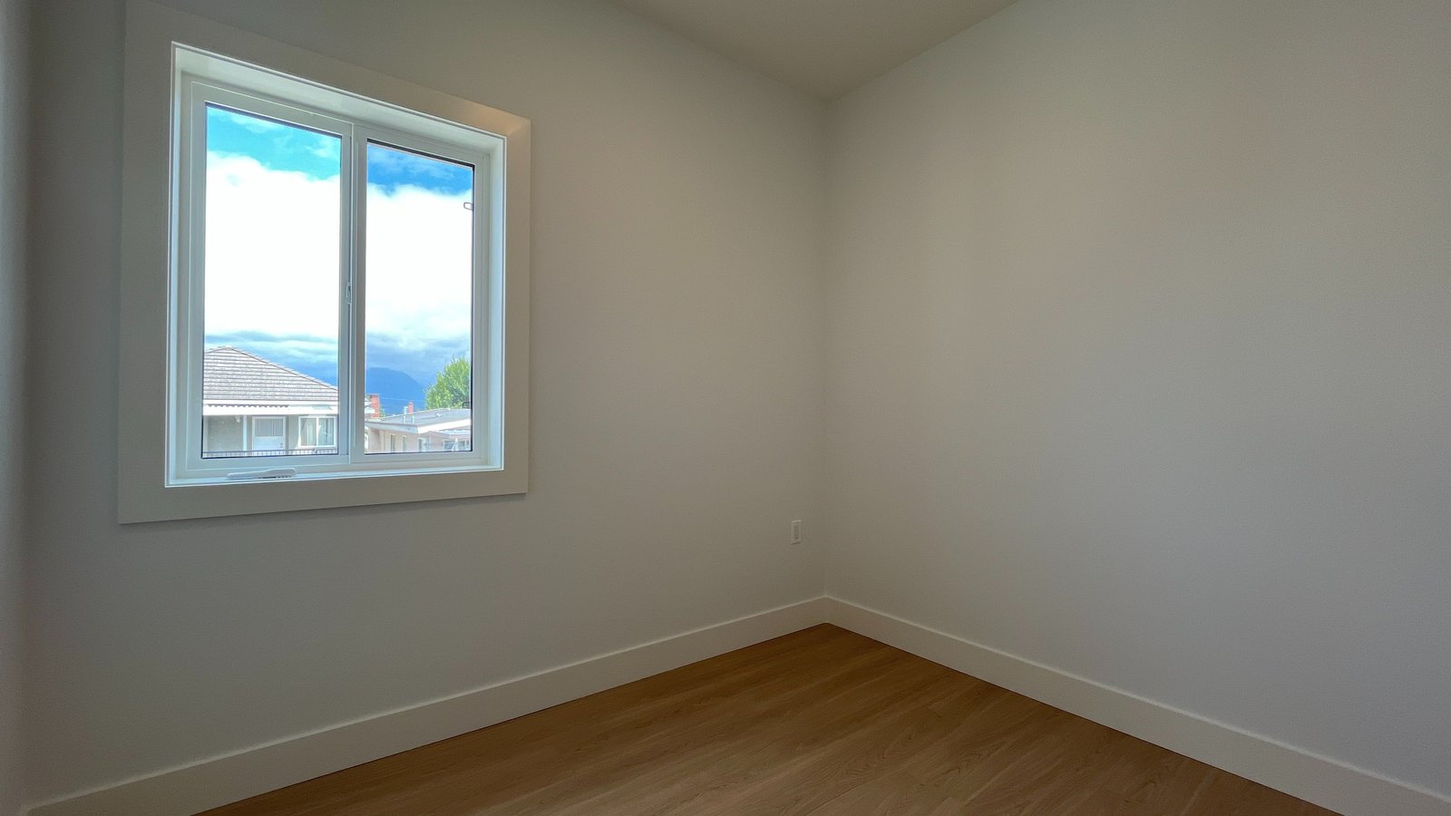 2933 Graveley Street - Photo 13