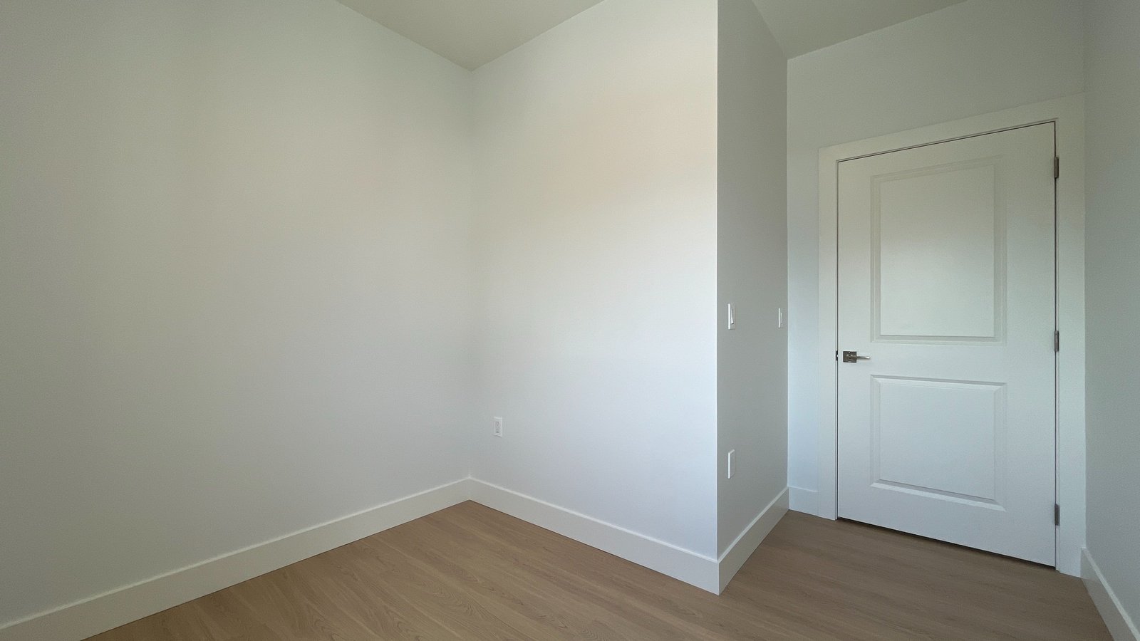 2933 Graveley Street - Photo 14