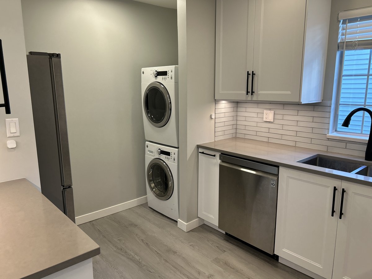 735 West 15th Avenue - Photo 4