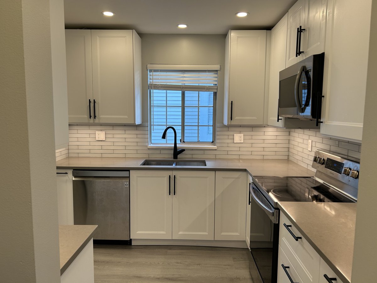735 West 15th Avenue - Photo 3