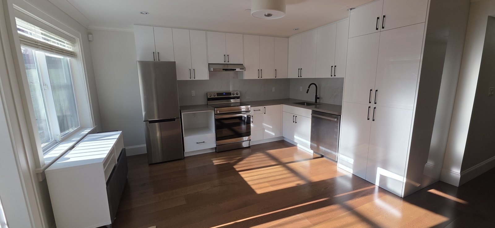 8100 Selkirk Street - Photo 2