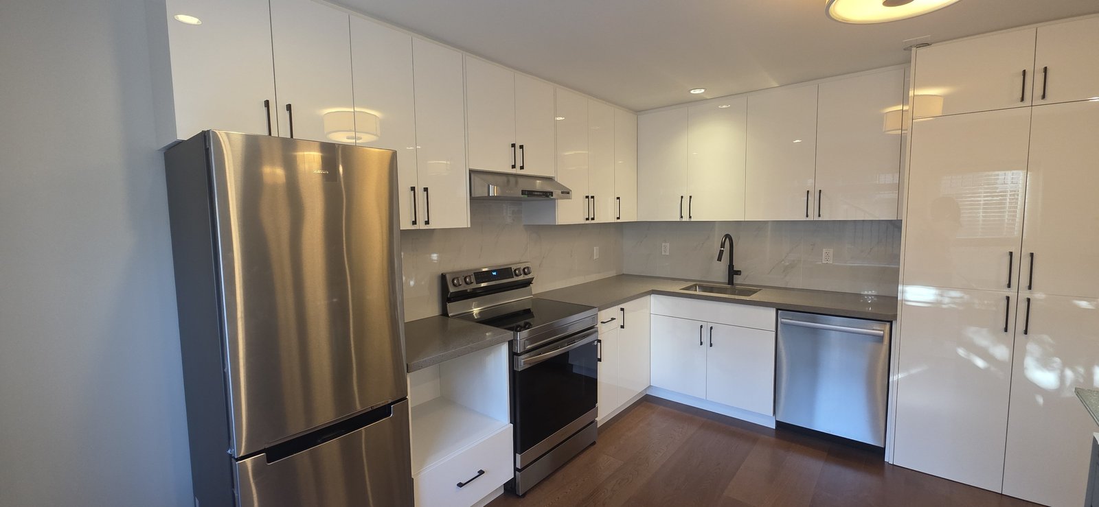 8100 Selkirk Street - Photo 8