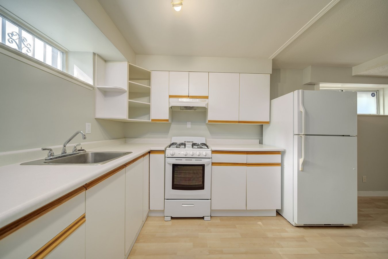 390 East 19th Avenue - Photo 2