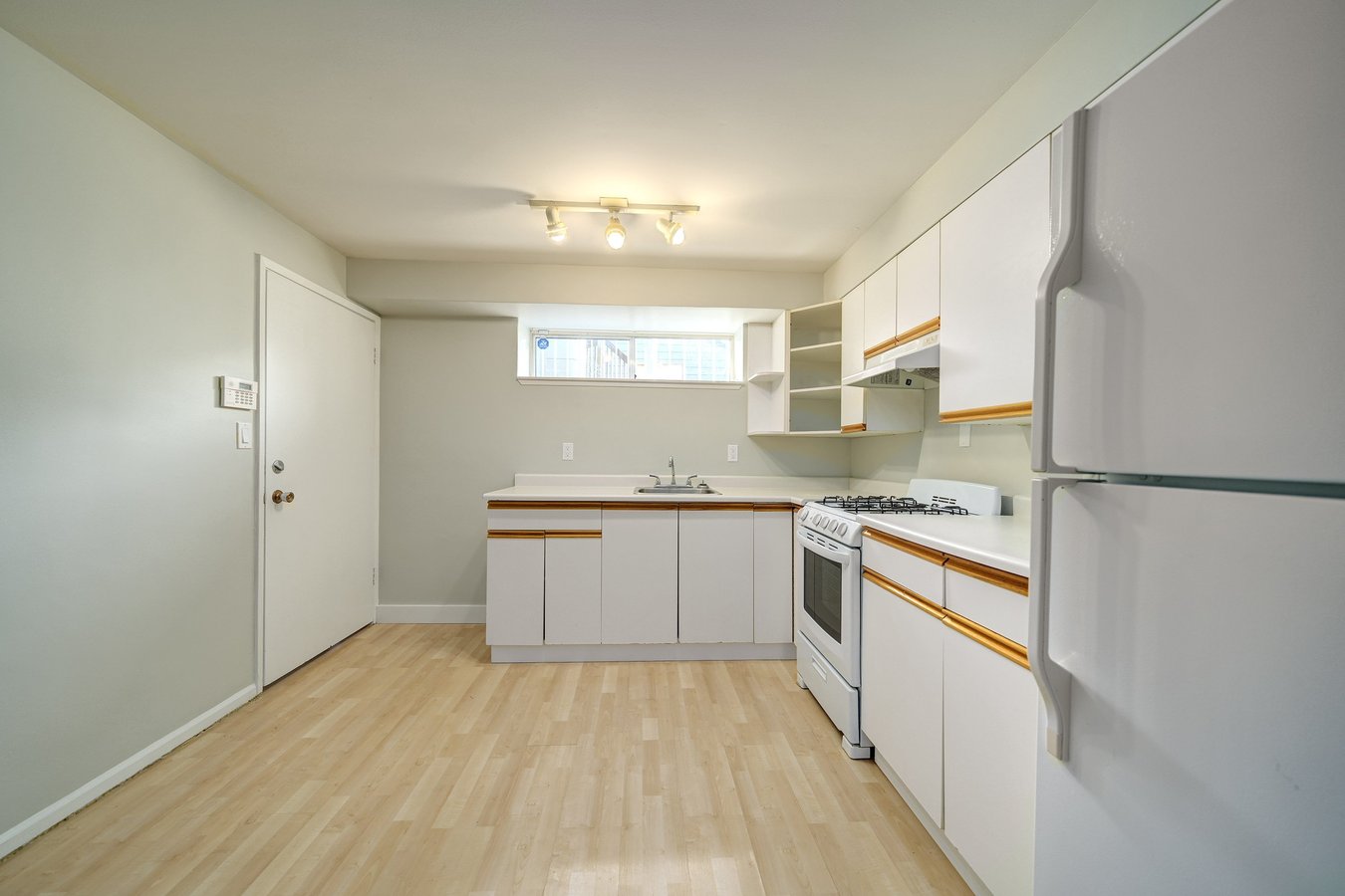 390 East 19th Avenue - Photo 3