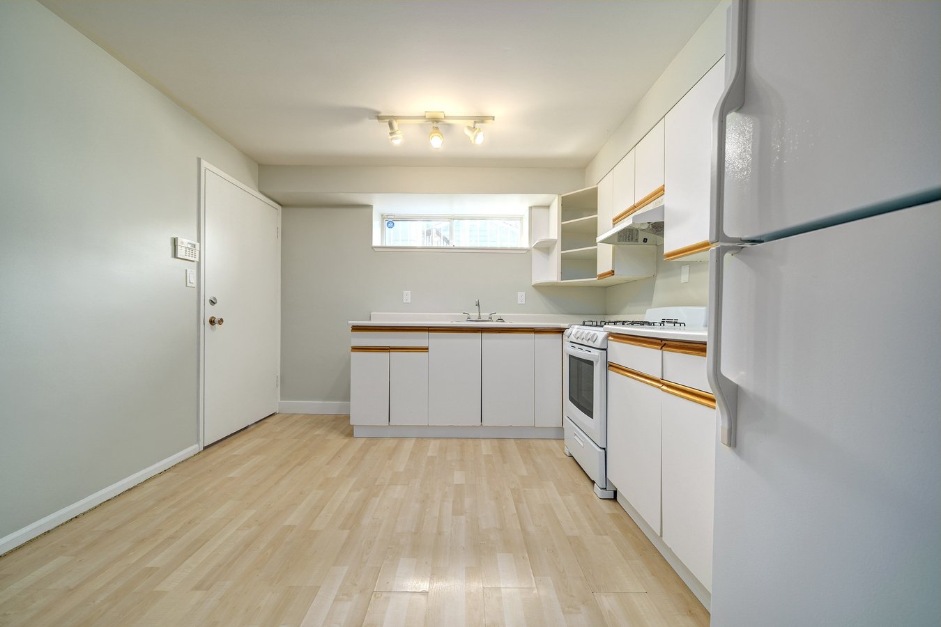 390 East 19th Avenue - Photo 4