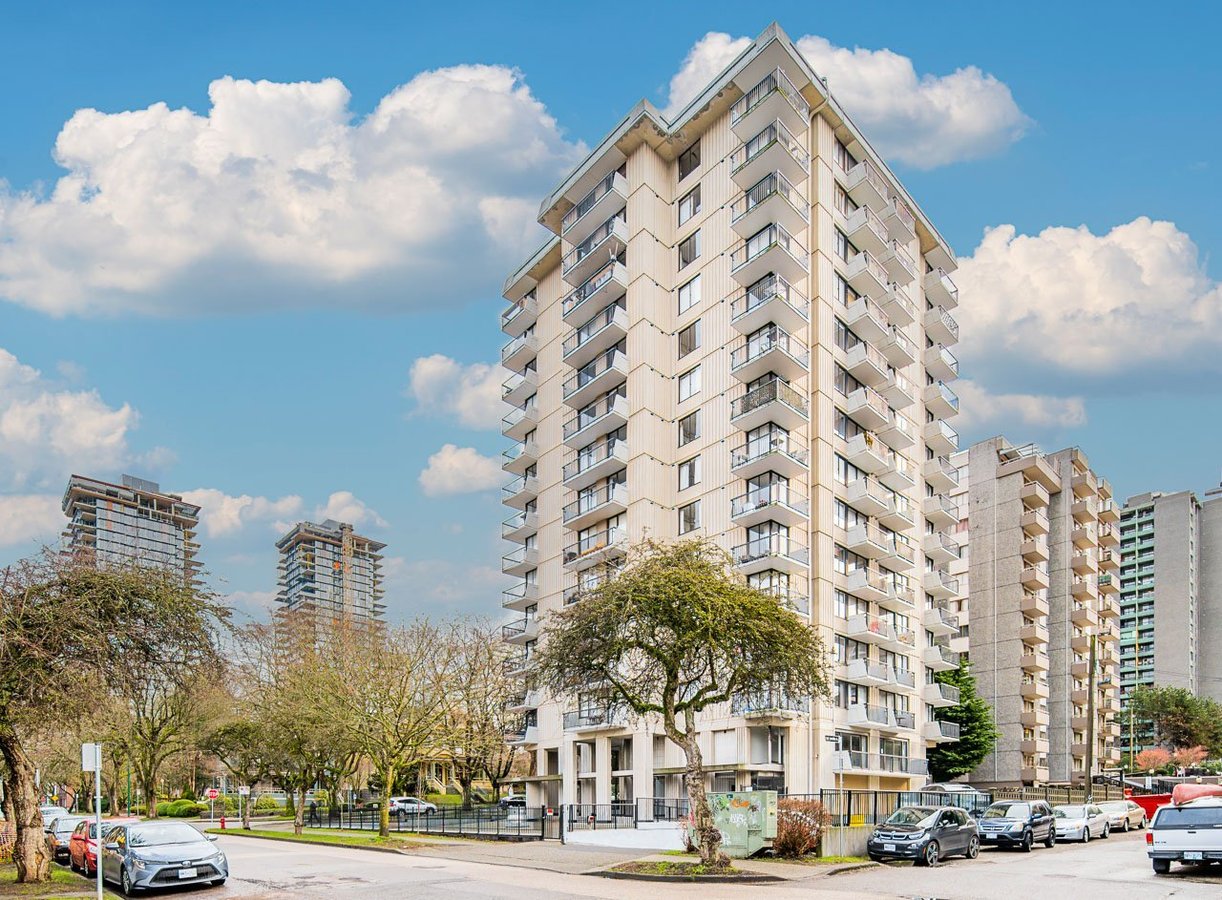 1460 Barclay Street - Photo 2