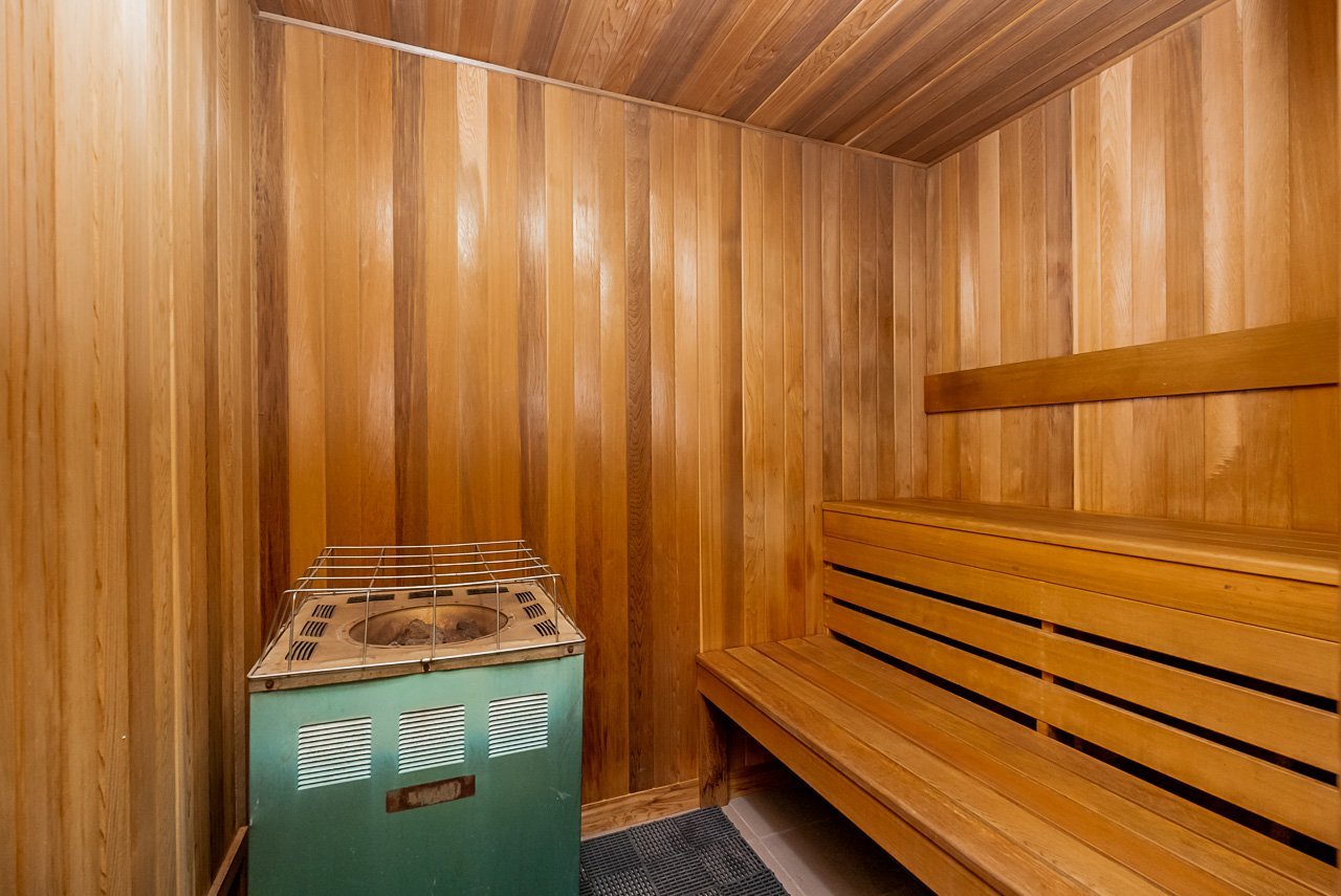 1460 Barclay Street - Photo 8
