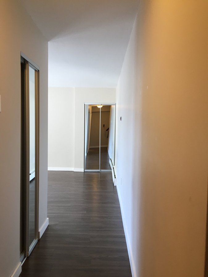 1460 Barclay Street - Photo 9
