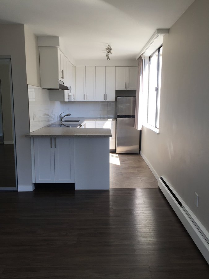 1460 Barclay Street - Photo 15