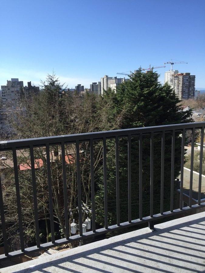 1460 Barclay Street - Photo 23