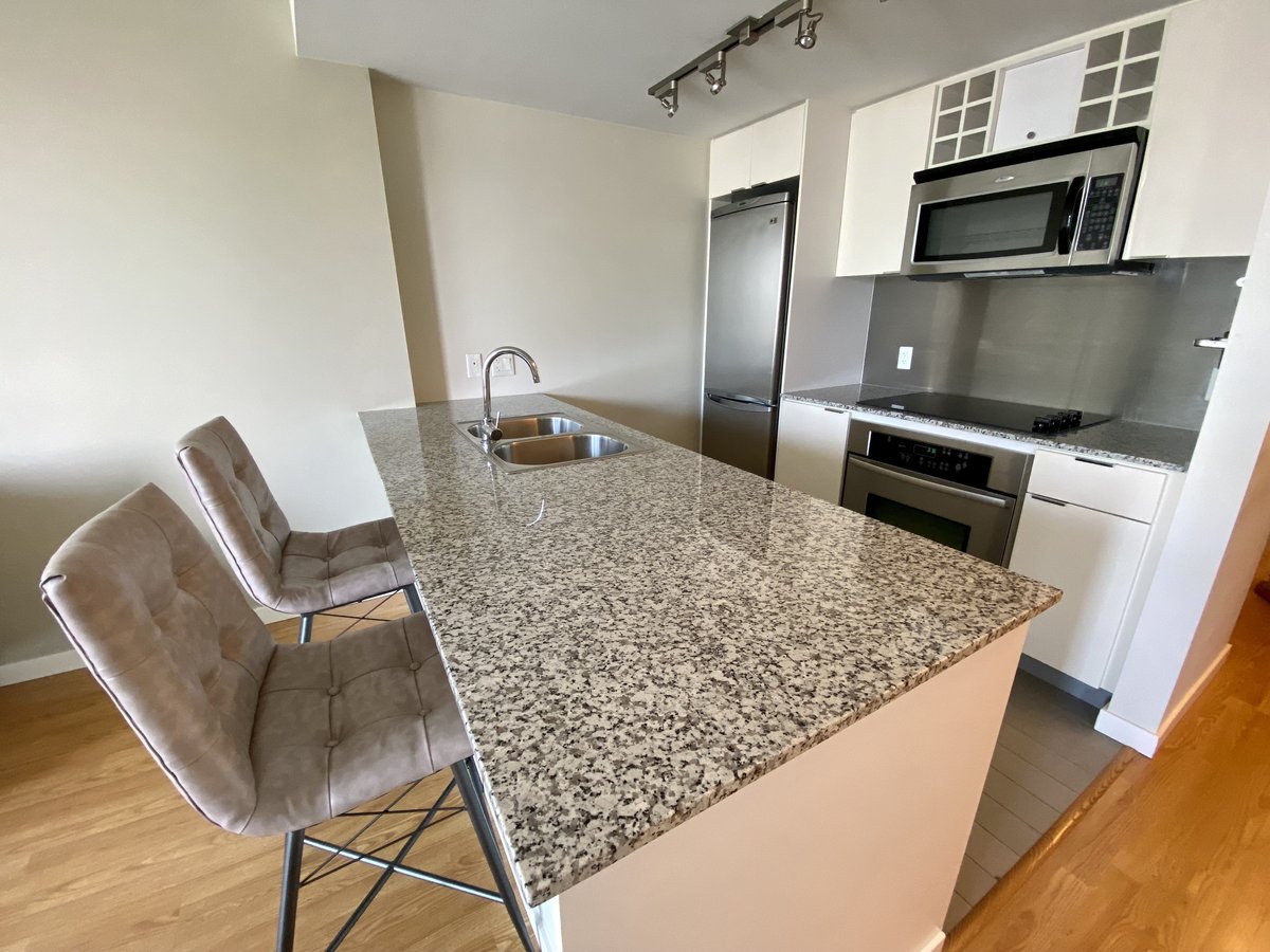 233 Robson Street - Photo 2