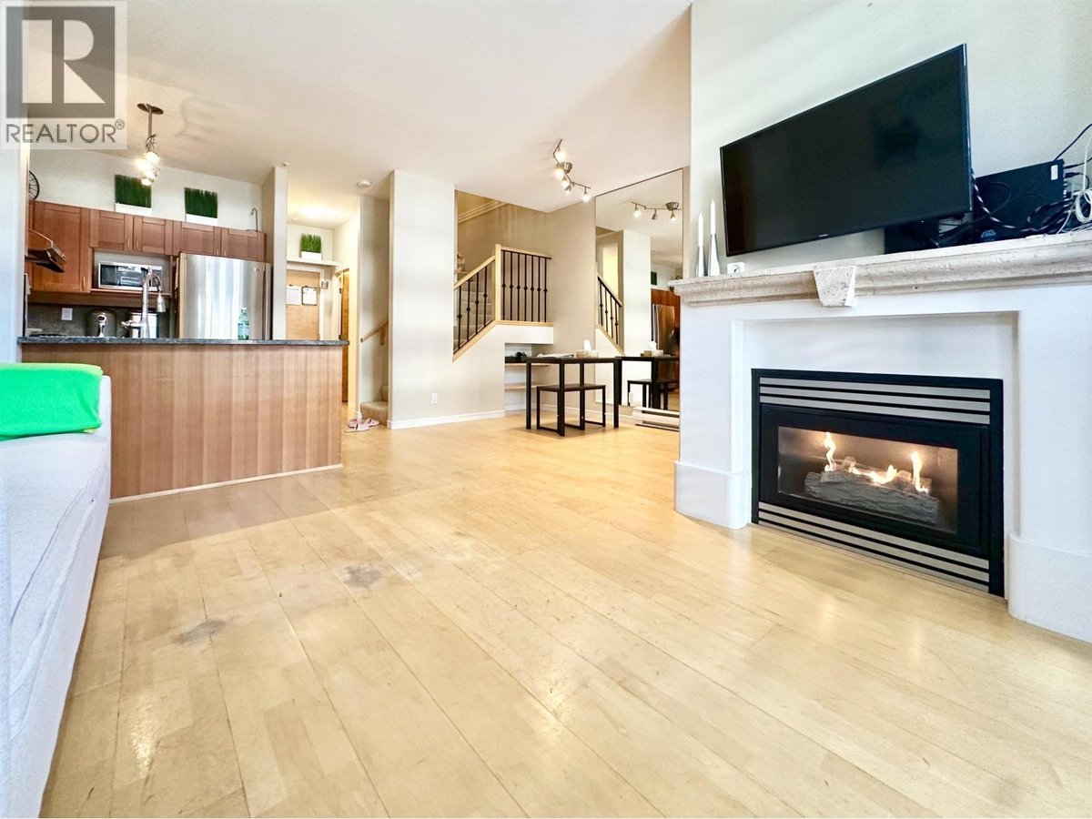 2688 VINE - Photo 4