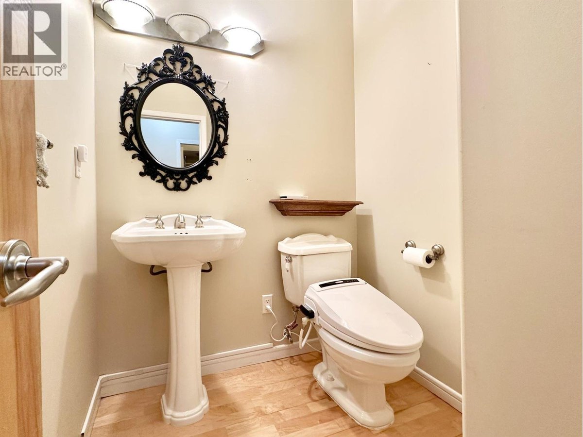 2688 VINE - Photo 8