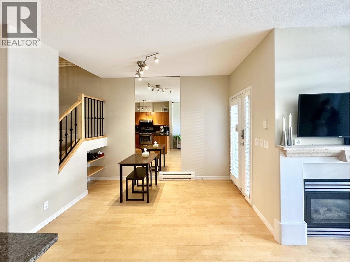 2688 VINE - Photo 9