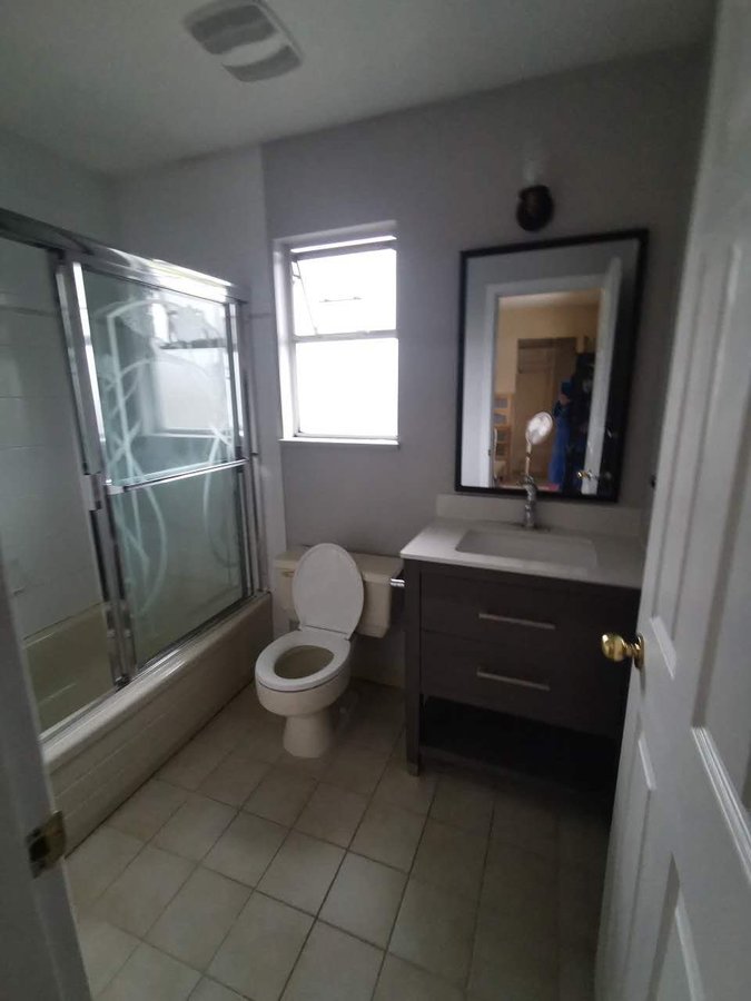 West King Edward Avenue - Photo 6