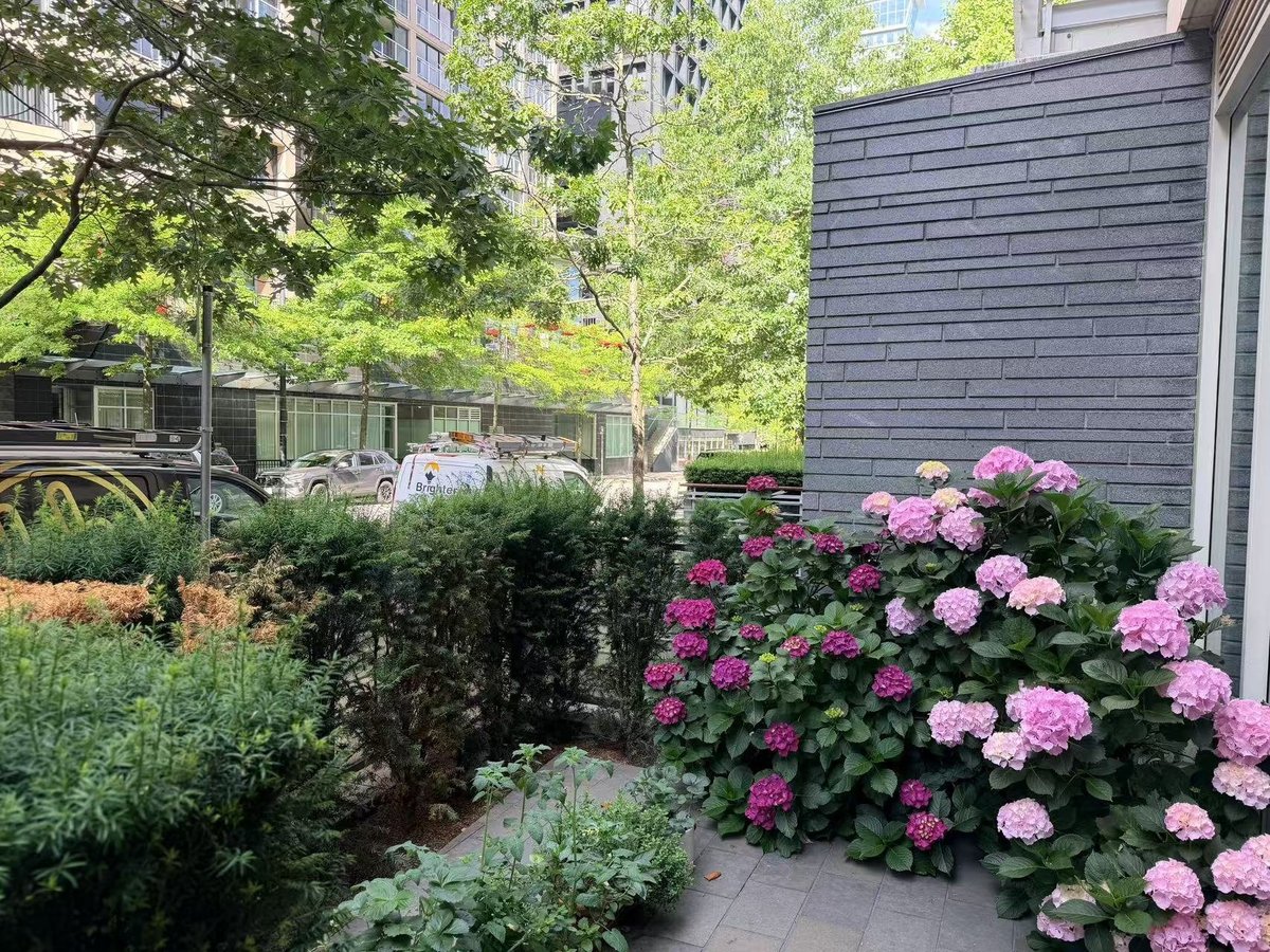 1151 West Cordova Street - Photo 1