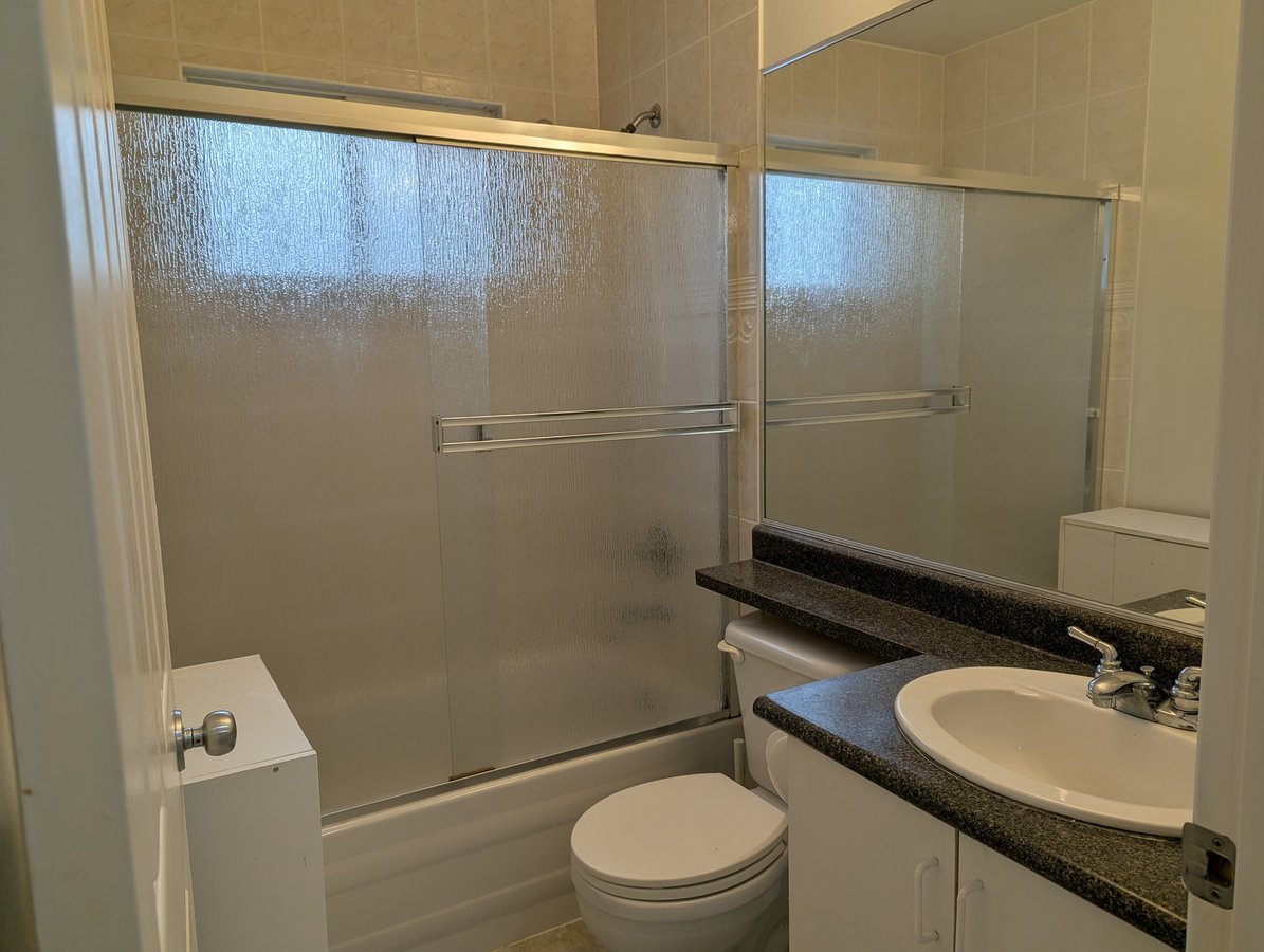 2202 Waverley Avenue - Photo 5