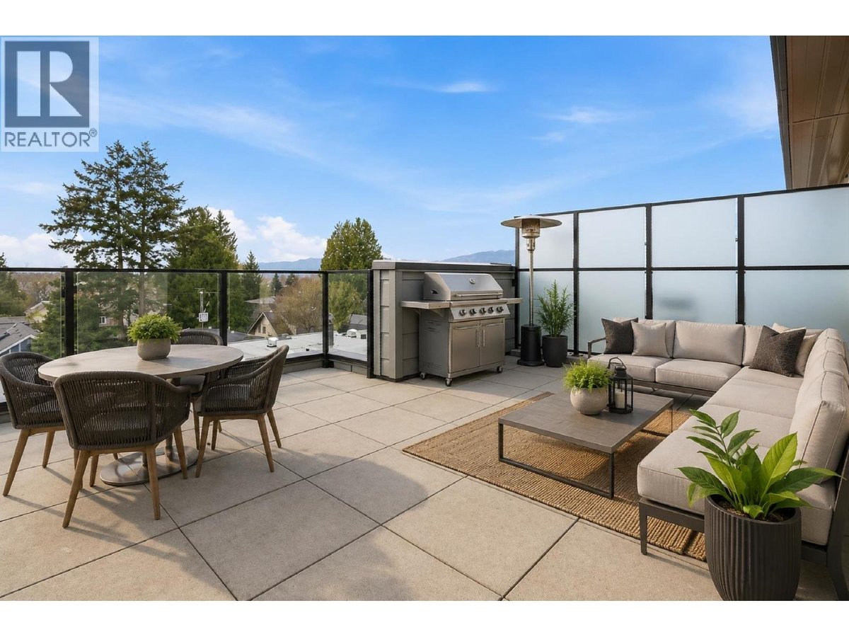 3930 DUMFRIES STREET - Photo 2