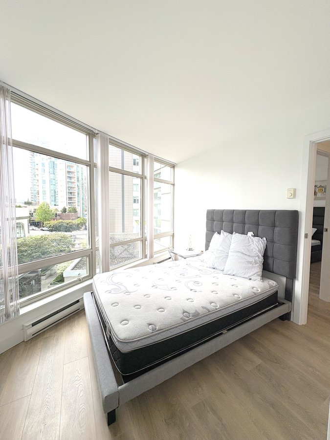 1288 Alberni Street - Photo 15