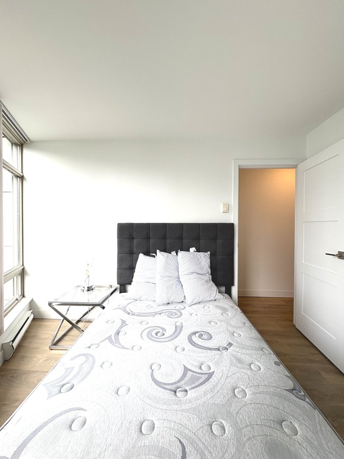 1288 Alberni Street - Photo 16