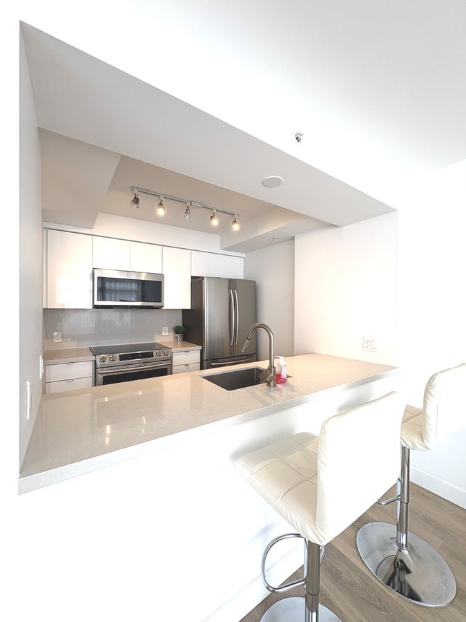 1288 Alberni Street - Photo 5