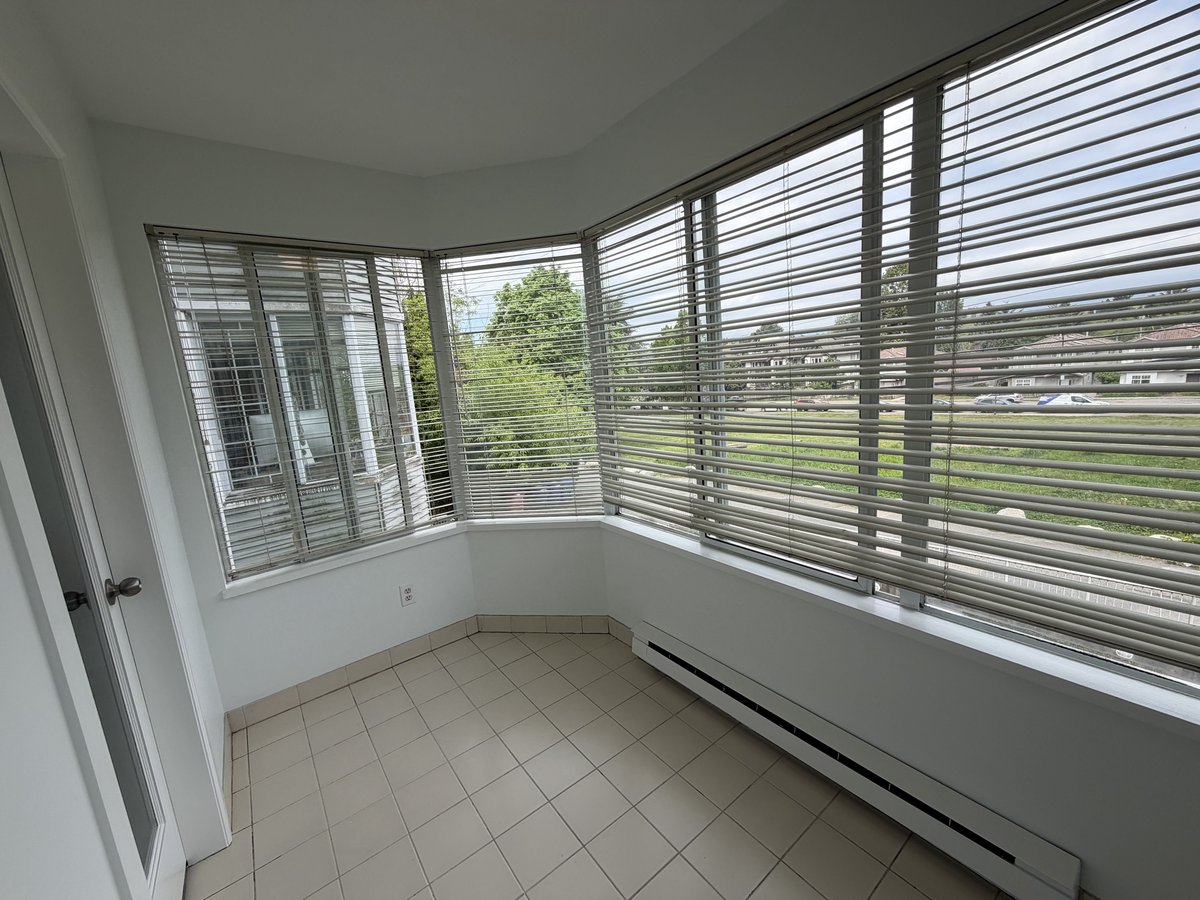 1567 East Broadway - Photo 4