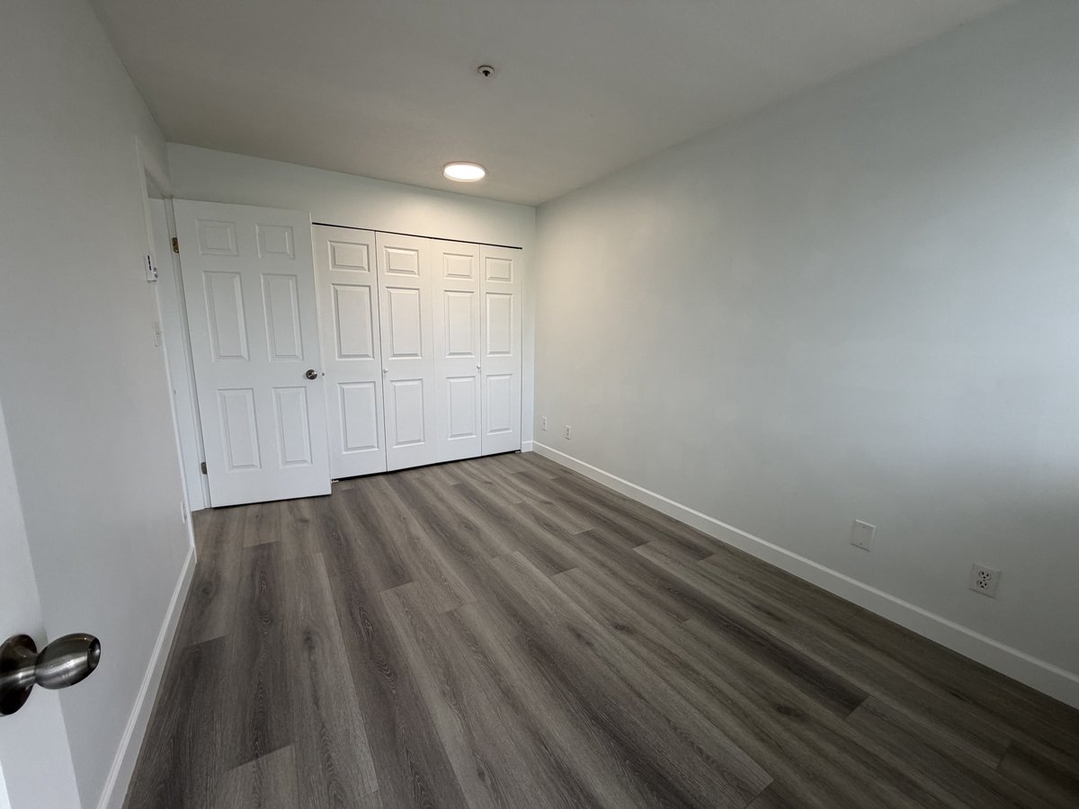 1567 East Broadway - Photo 5