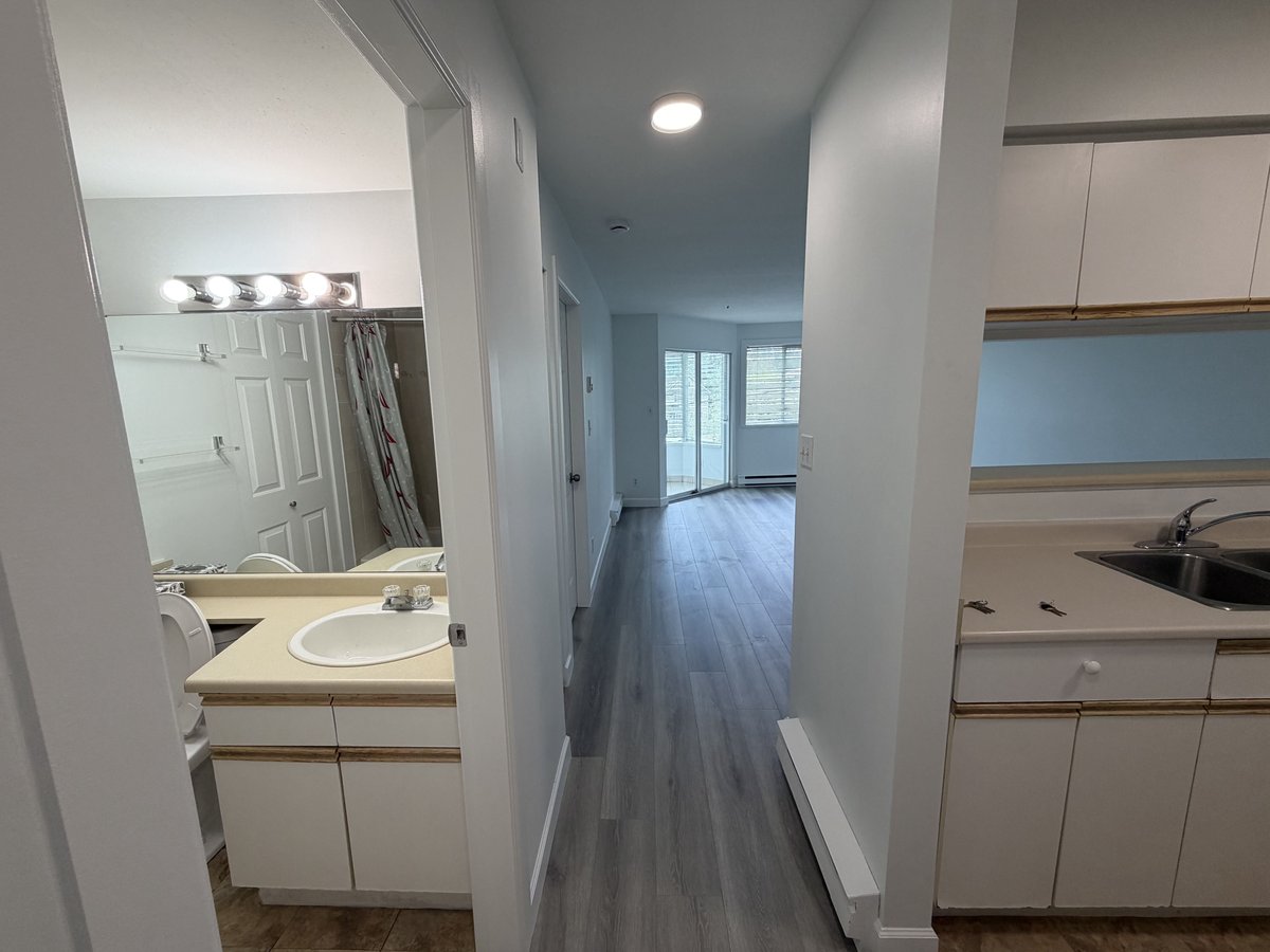 1567 East Broadway - Photo 8