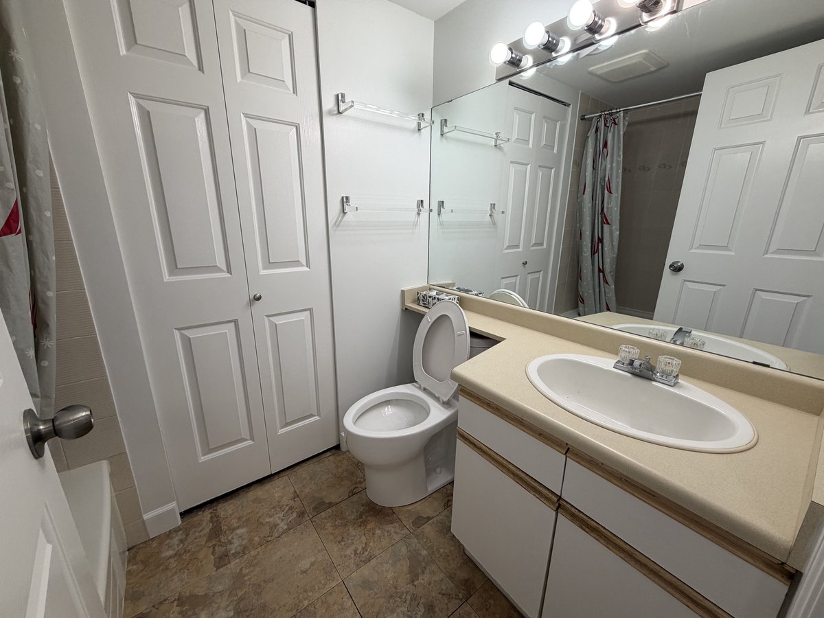 1567 East Broadway - Photo 9