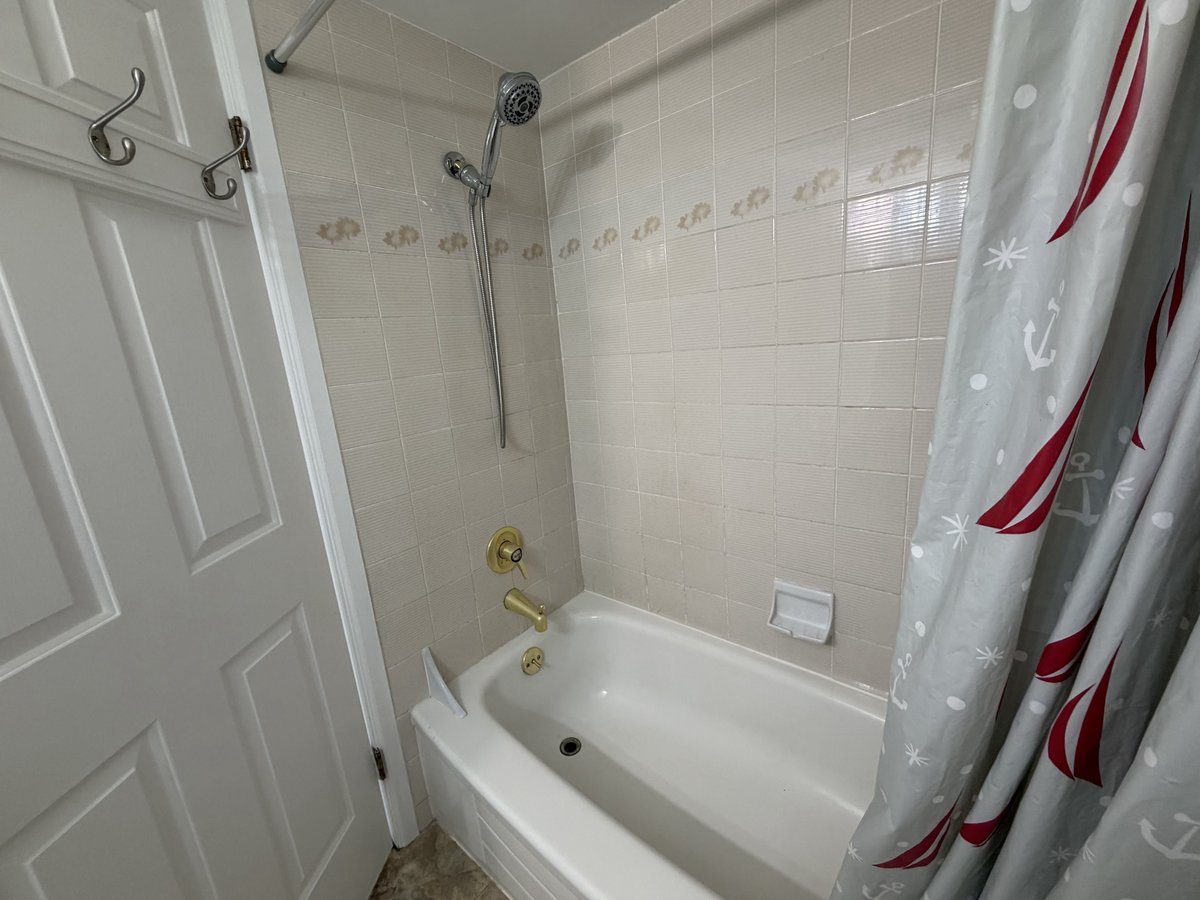 1567 East Broadway - Photo 10