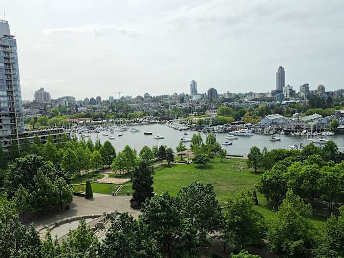 Downtown - Photo 5