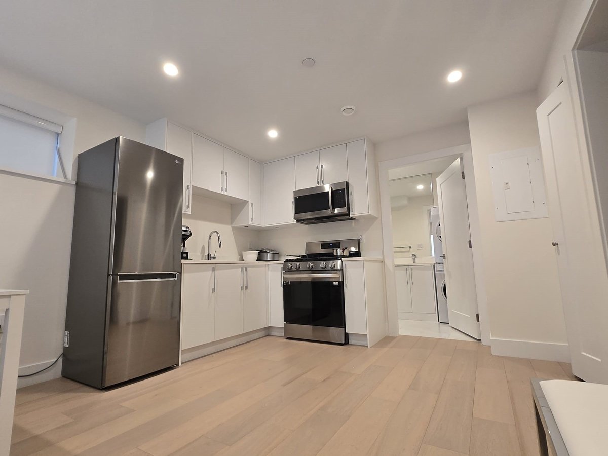 8182 Cartier Street - Photo 6