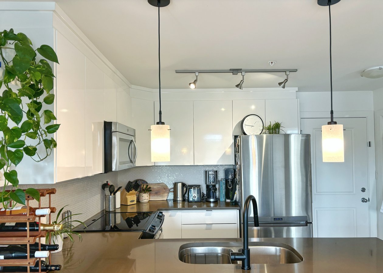 4338 Commercial Street - Photo 2