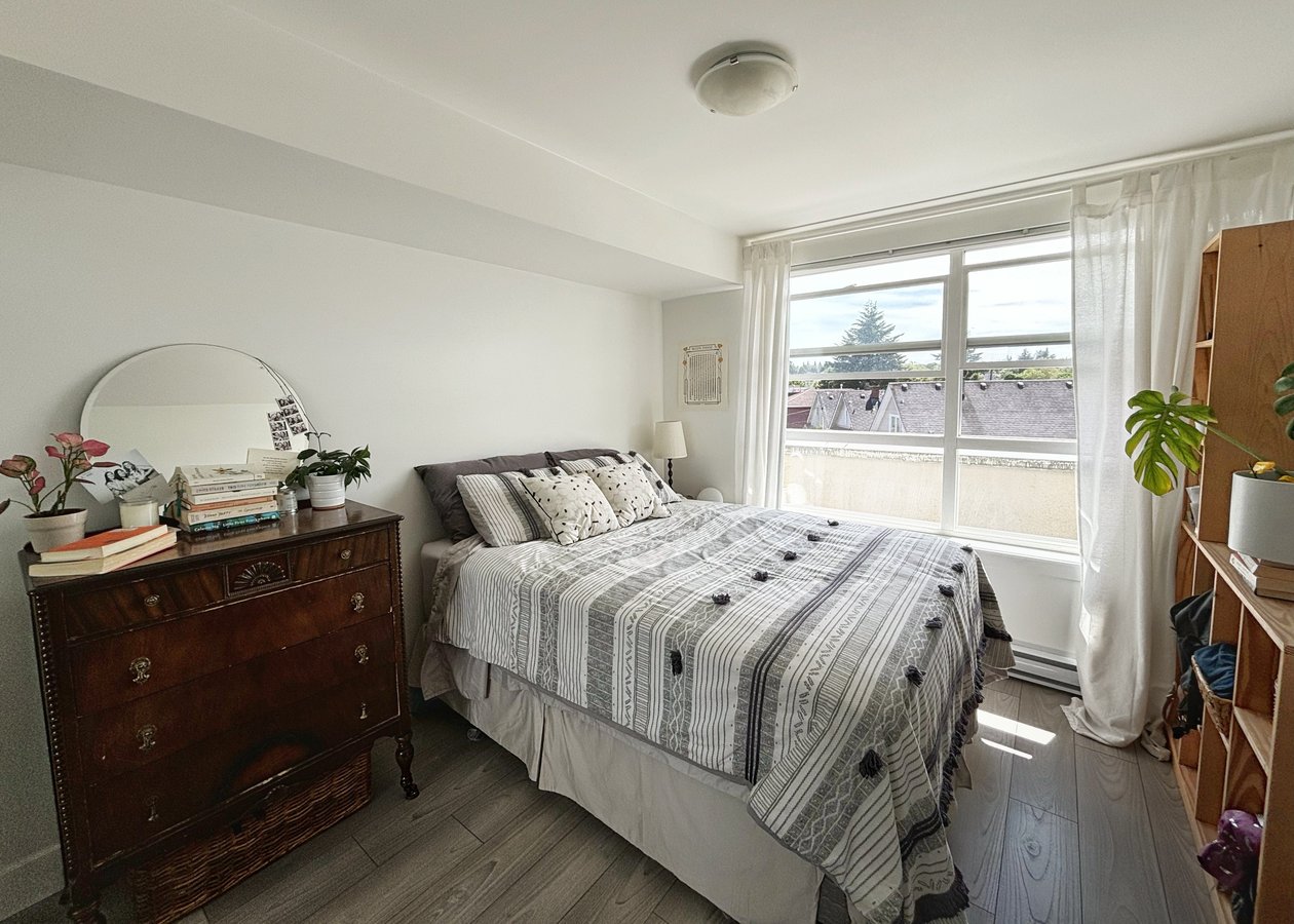4338 Commercial Street - Photo 5
