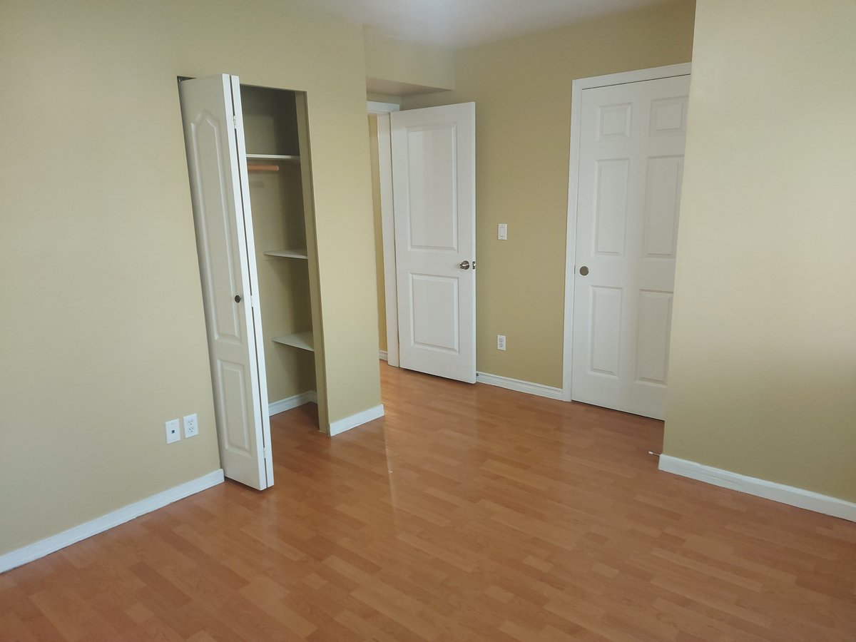 5725 Clarendon Street - Photo 2