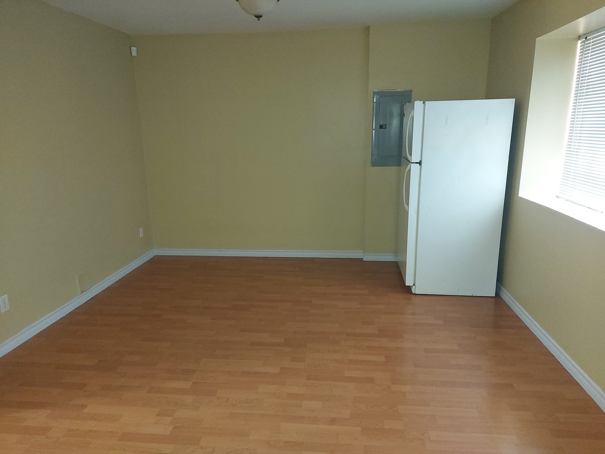 5725 Clarendon Street - Photo 9