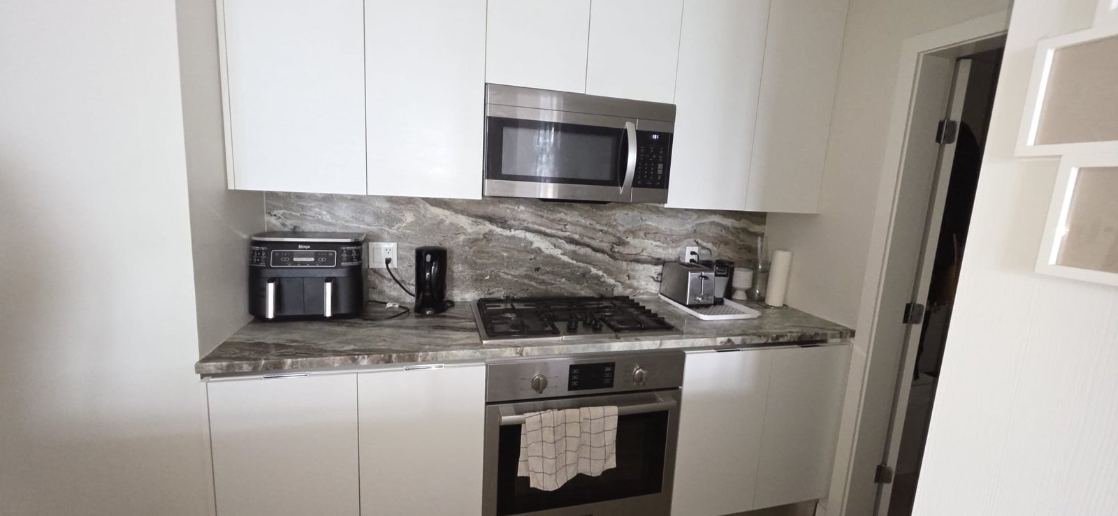 2033 West 10th Avenue - Photo 6