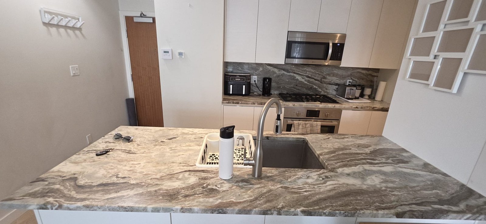 2033 West 10th Avenue - Photo 7