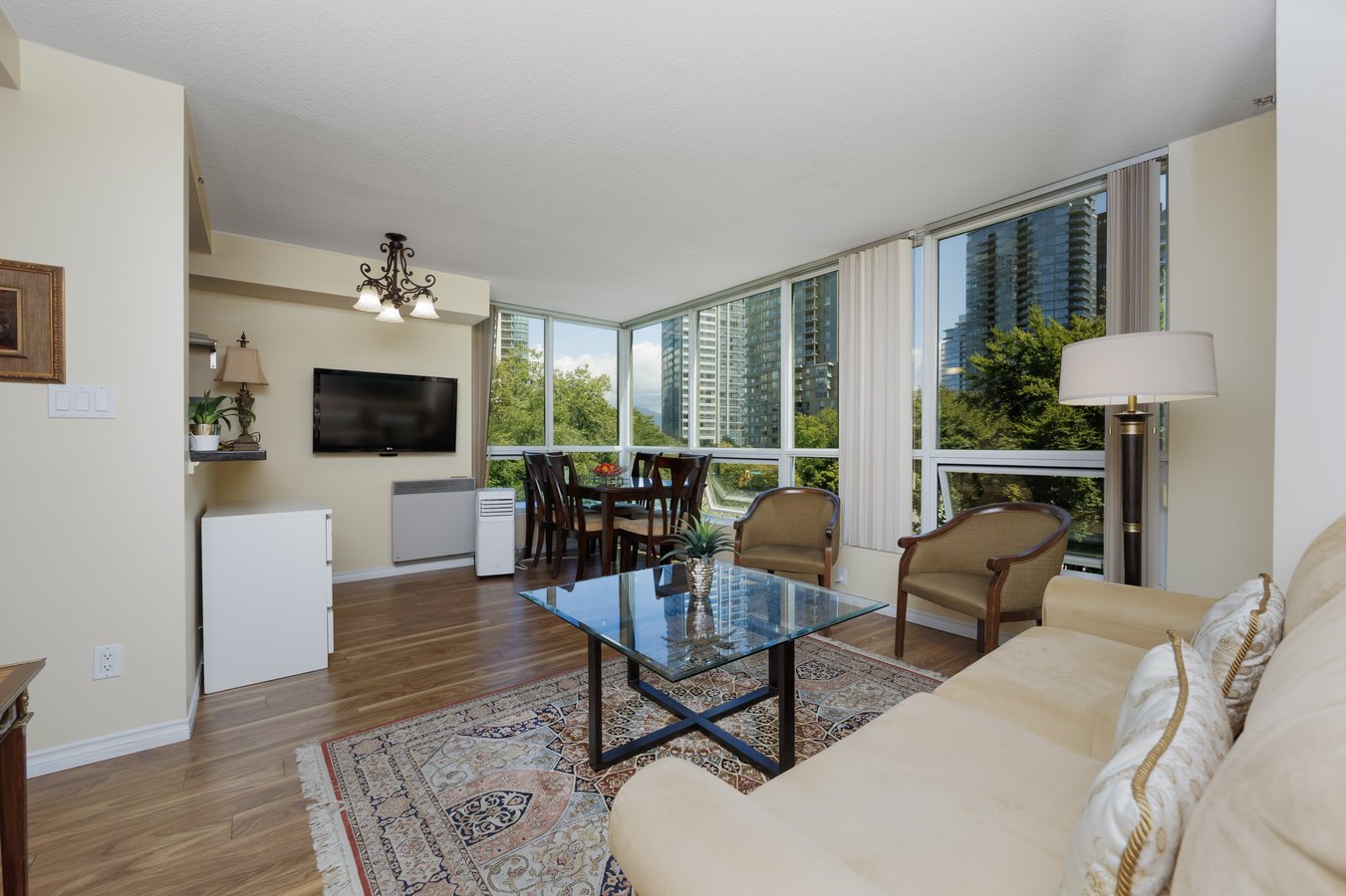 555 Jervis Street - Photo 1