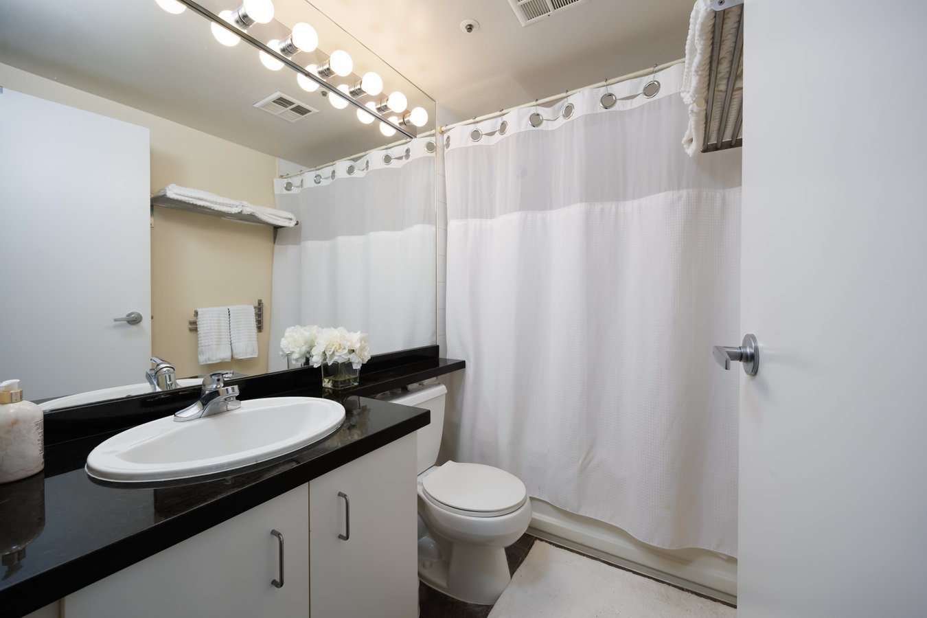 555 Jervis Street - Photo 3