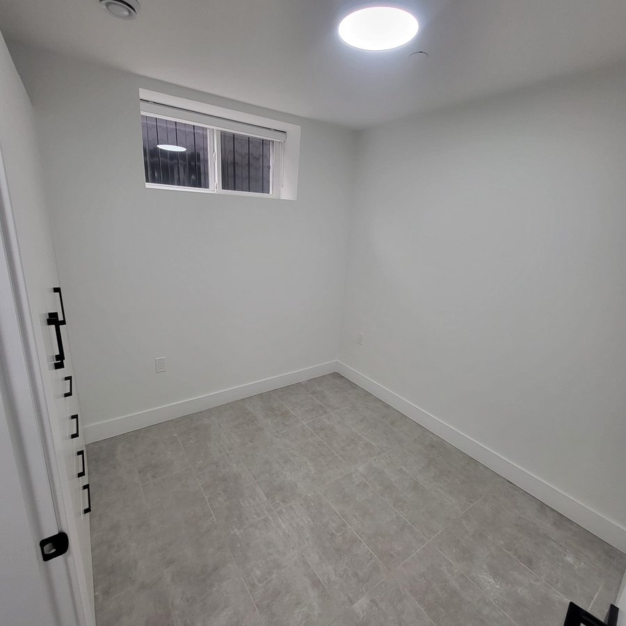 586 East 49th Avenue - Photo 7