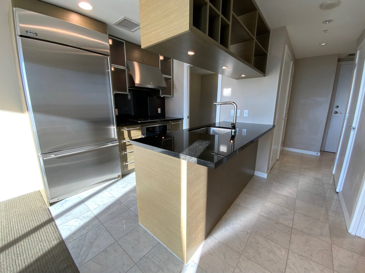 833 Seymour Street - Photo 2