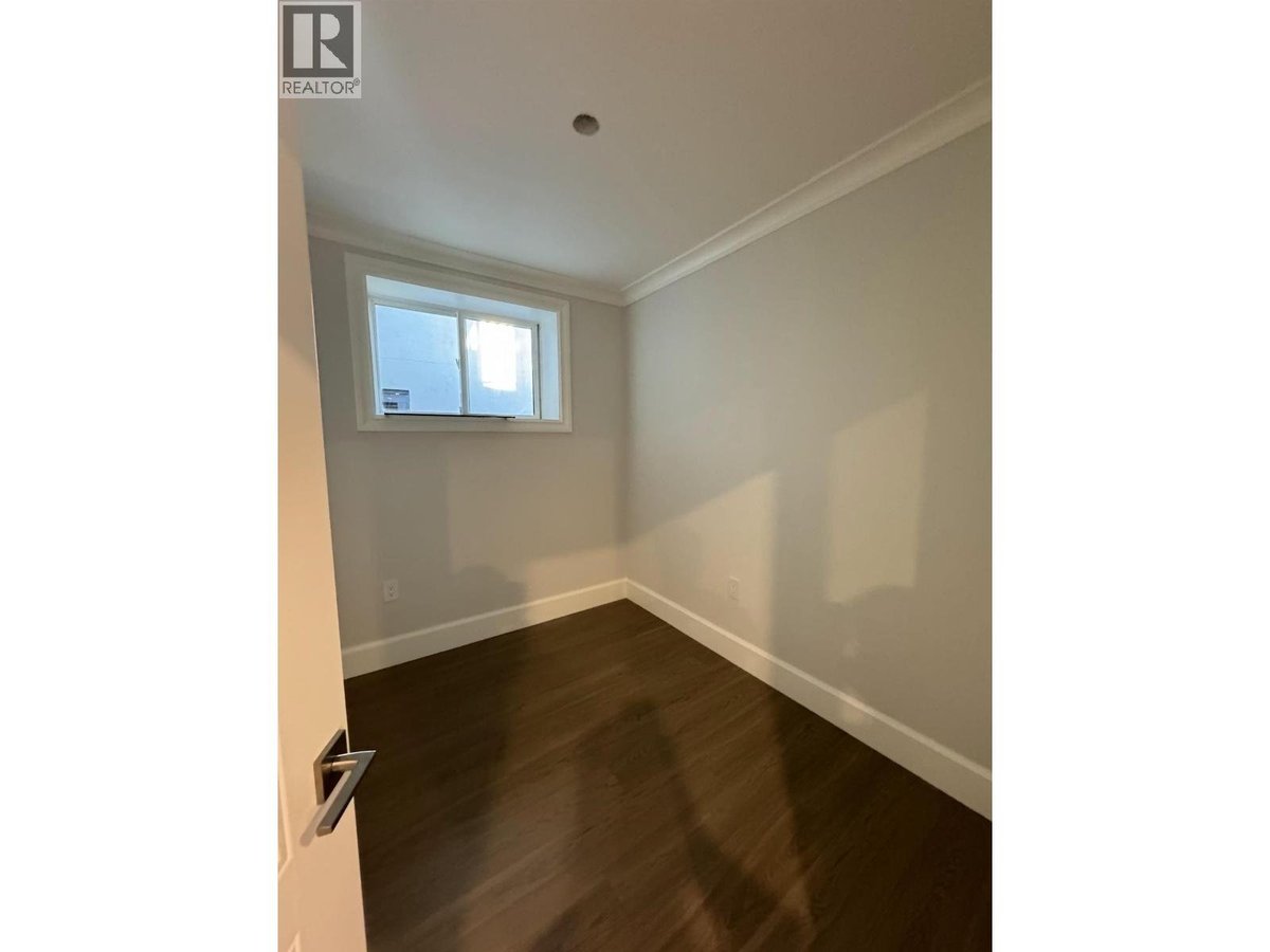 A 3814 W 17 AVENUE - Photo 2