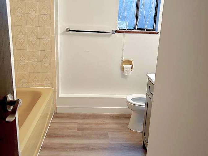 East 8th Avenue - Photo 8