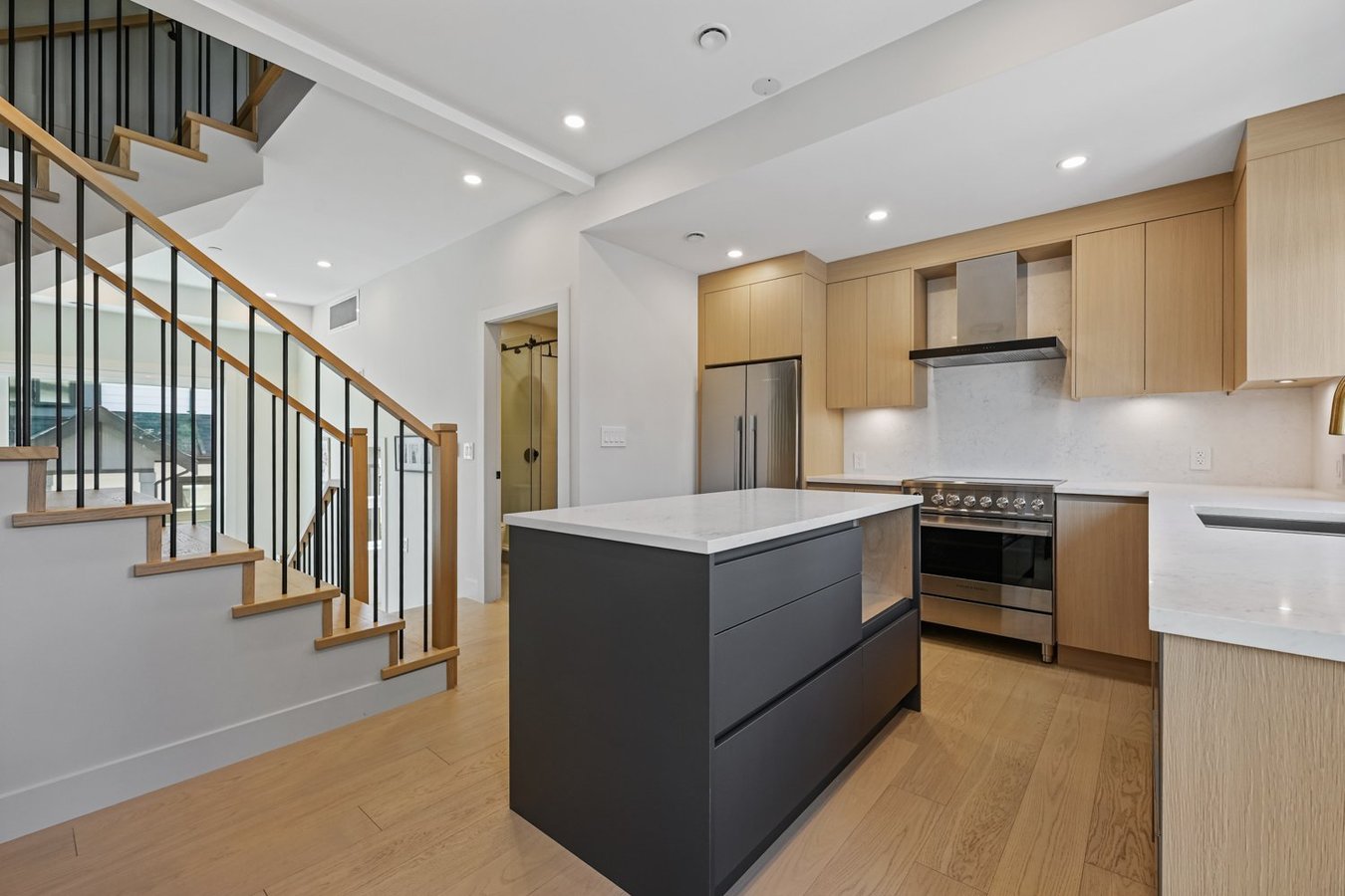 3410 Knight Street - Photo 2