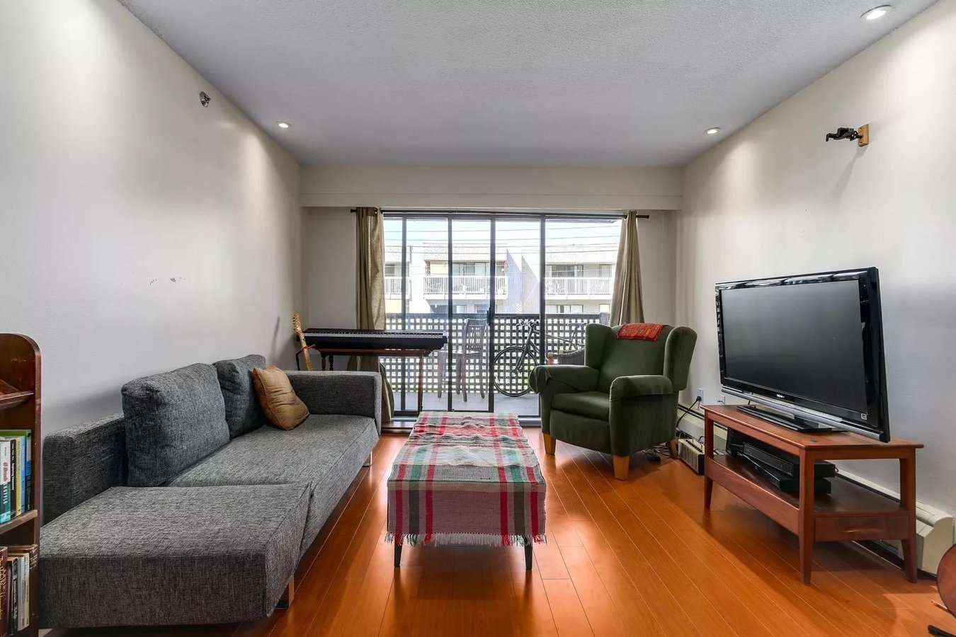 1549 Kitchener Street - Photo 4