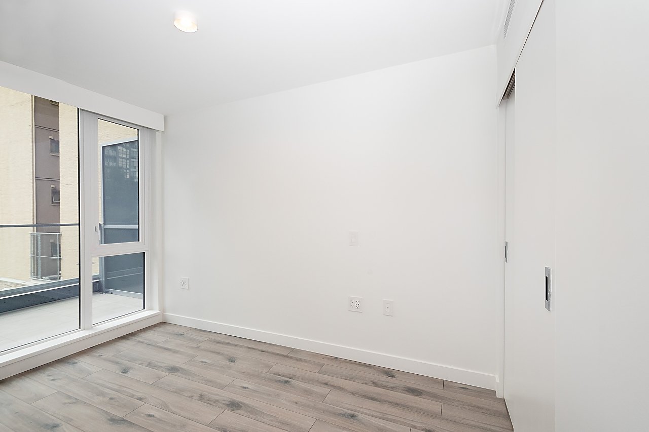 1107 Richards Street - Photo 7
