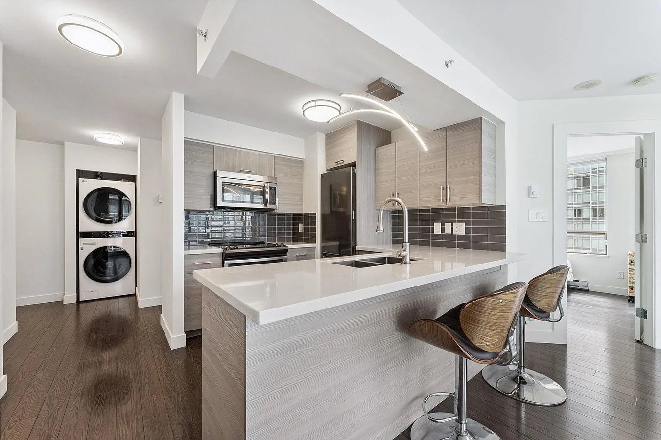 822 Homer Street - Photo 2