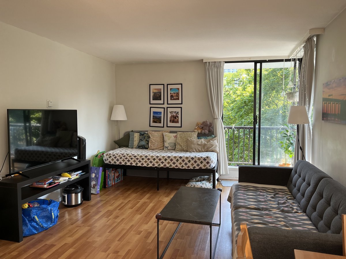 1460 Barclay Street - Photo 17