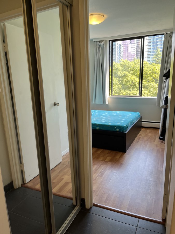 1460 Barclay Street - Photo 25